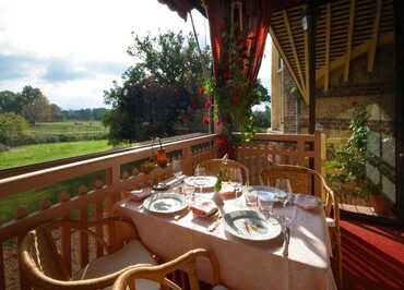 Château de la Rapée - salle de restaurant terrasse